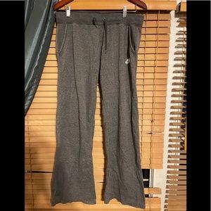Nike woman’s sweatpants